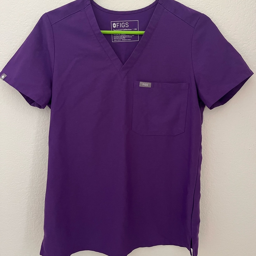 Fig purple colored scrub top xs